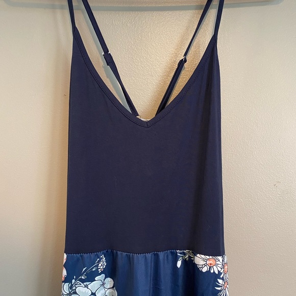 Kilig L Navy Floral Maxi Dress - Picture 2 of 12
